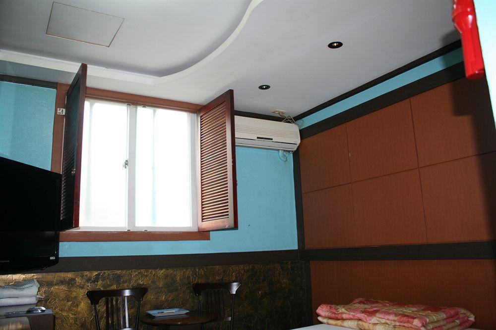 Oppa Hostel Seul Esterno foto