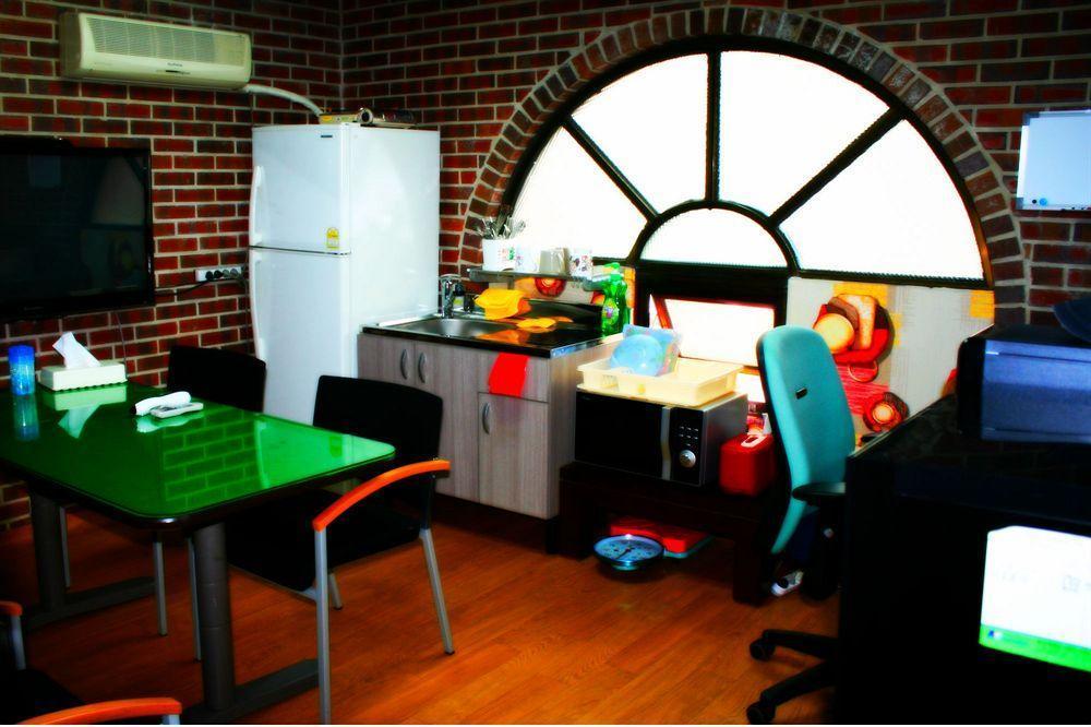 Oppa Hostel Seul Esterno foto